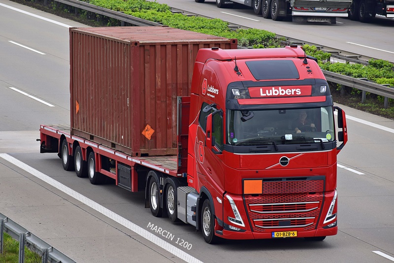 _DSC4202 LUBBERS-crop-VOLVO FHV.JPG