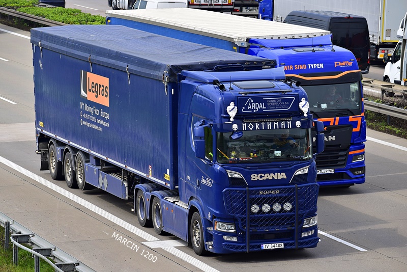 _DSC4695 ARDAL-crop-SCANIA S770 V8.JPG