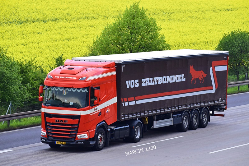 _DSC5208 VOS ZALTBOMMEL-crop-DAF XG.JPG
