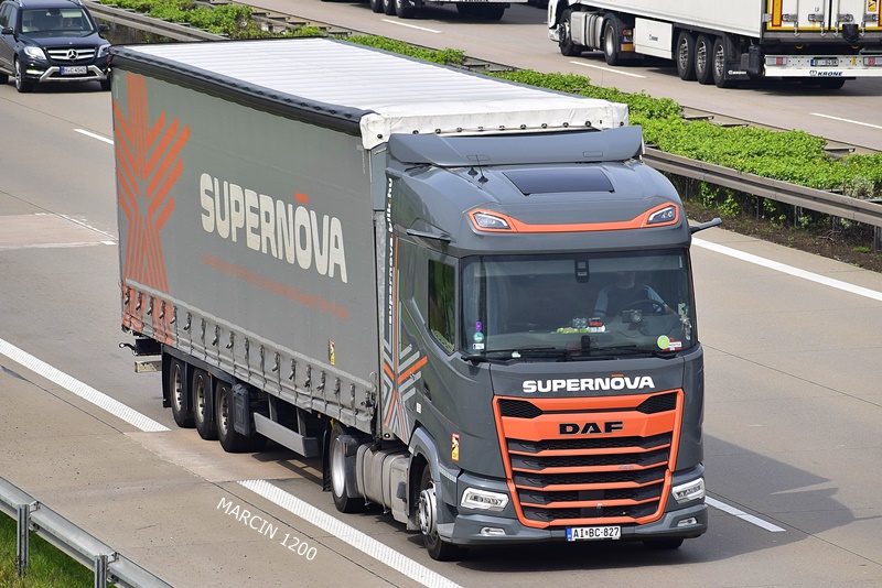_DSC4494 SUPERNOVA-crop-DAF XG.JPG