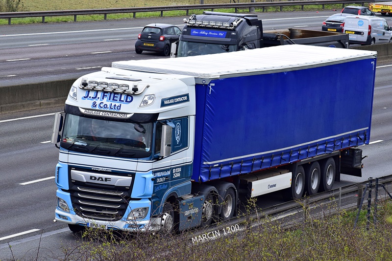 _DSC0434-crop-DAF XF 106 II-J J Field & Co Ltd.JPG