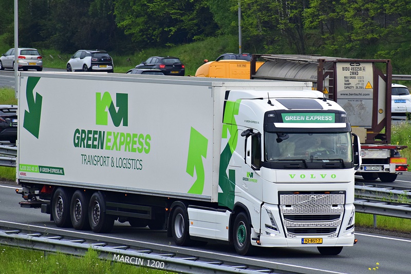 _DSC3768 GREEN EXPRESS-crop-VOLVO FHV.JPG
