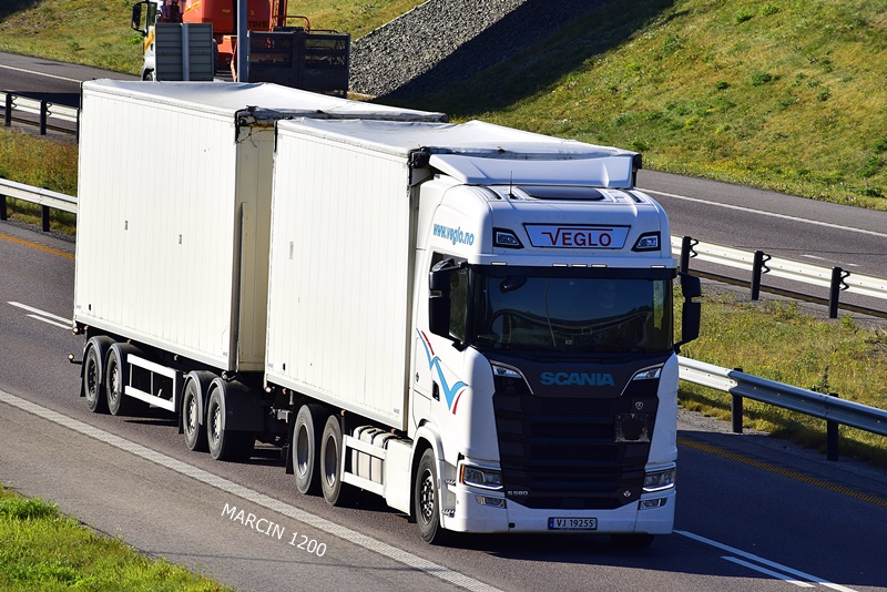 _DSC0184-crop-Veglo-SCANIA S580 V8.JPG