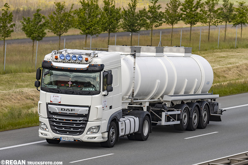 DAF XF - Skiba.jpg
