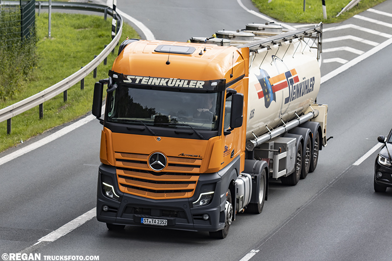 Mercedes-Benz ActrosL - Steinkuhler.jpg