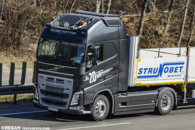 Volvo FH4 20 lat Volvo Trucks w Polsce - Strunobet.jpg