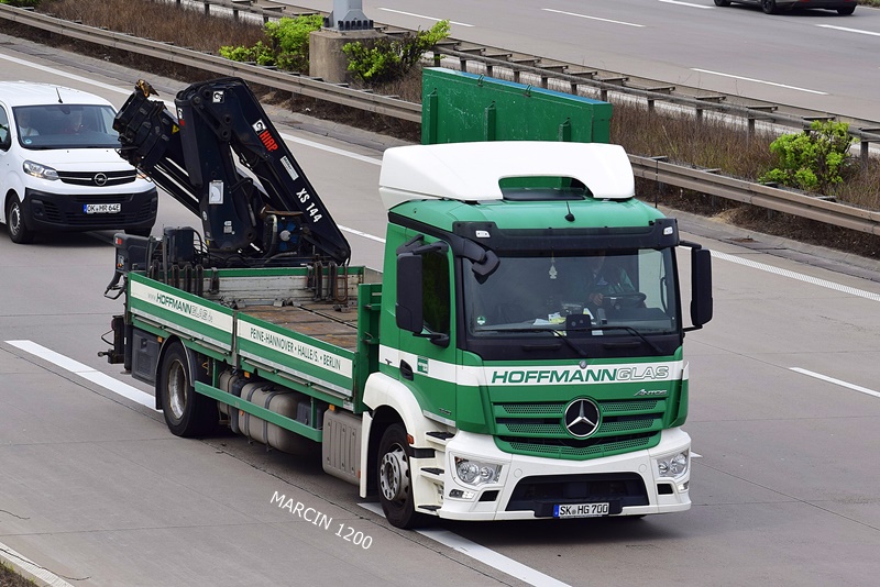 _DSC5655 HOFFMANN GLAS-crop-Mercedes-Benz ANTOS.JPG