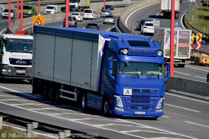 Volvo FH3_Dvorak Express_2478.JPG