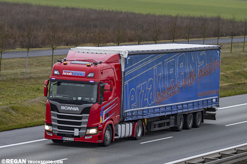 Scania R450 Jerzak.jpg