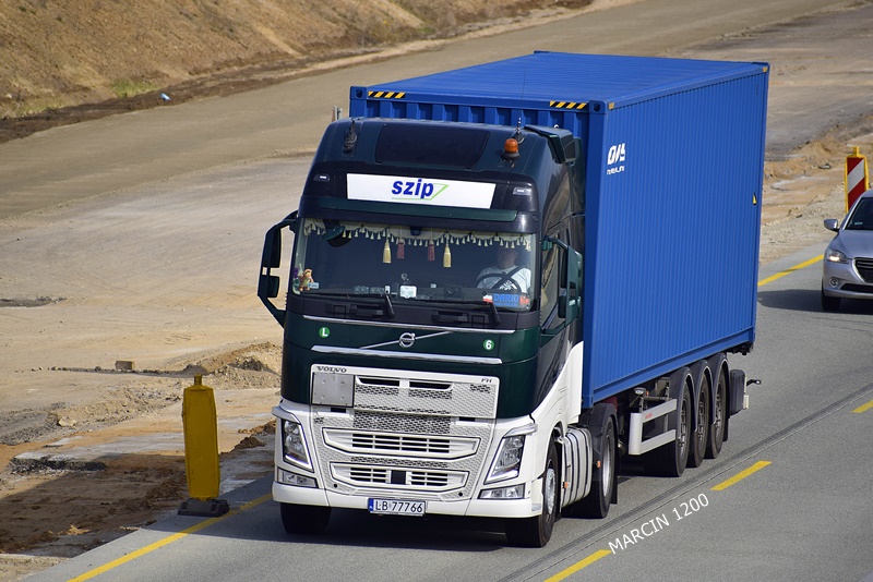 _DSC3756-crop-SZIP-VOLVO FHIV.JPG