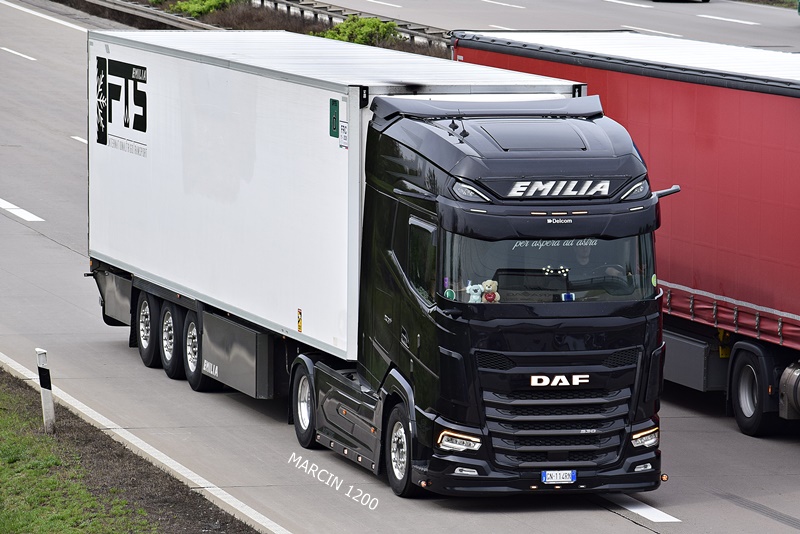 _DSC5640 EMILIA-crop-DAF XG+.JPG