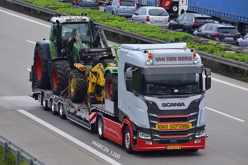 _DSC4264 VAN DEN BERG-crop-Arjan van den Berg Transport-SCANIA S530 V8.JPG