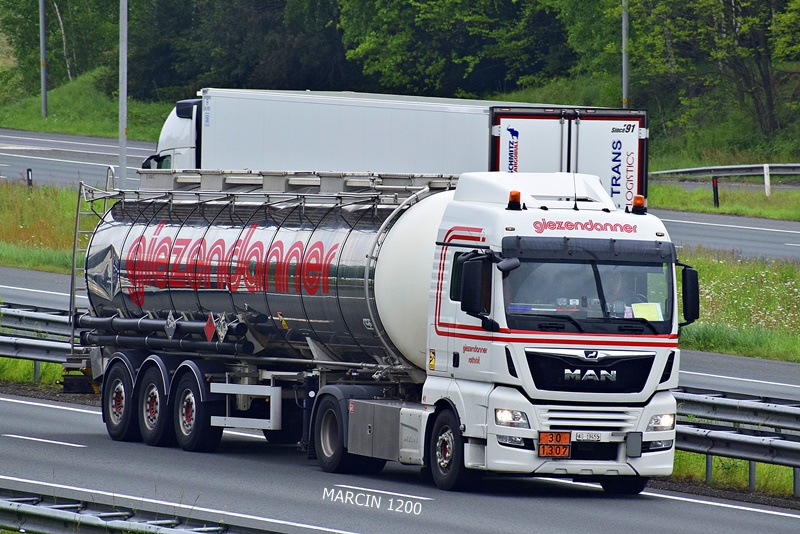 _DSC4226 GIEZENDANNER-crop-MAN TGX.JPG