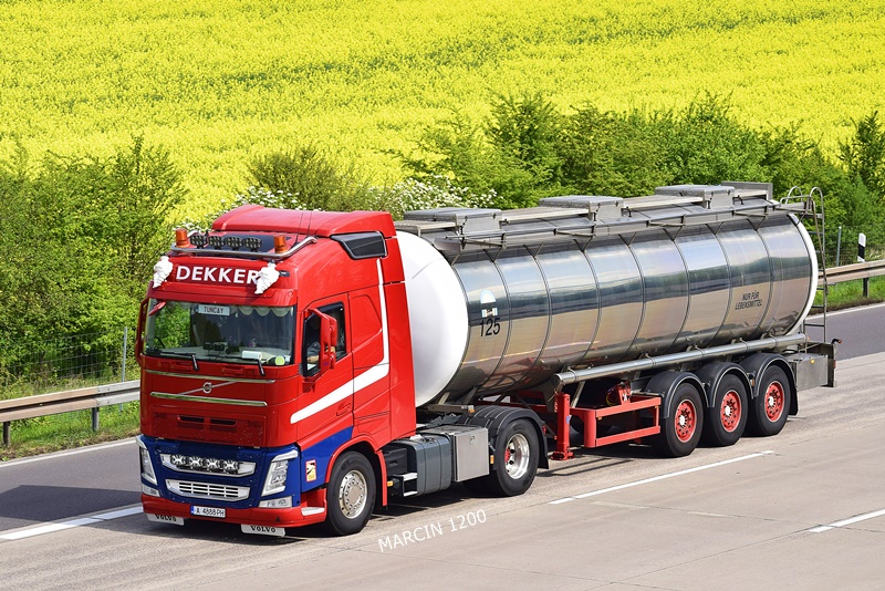 _DSC4828 DEKKER-crop-VOLVO FHIV.JPG