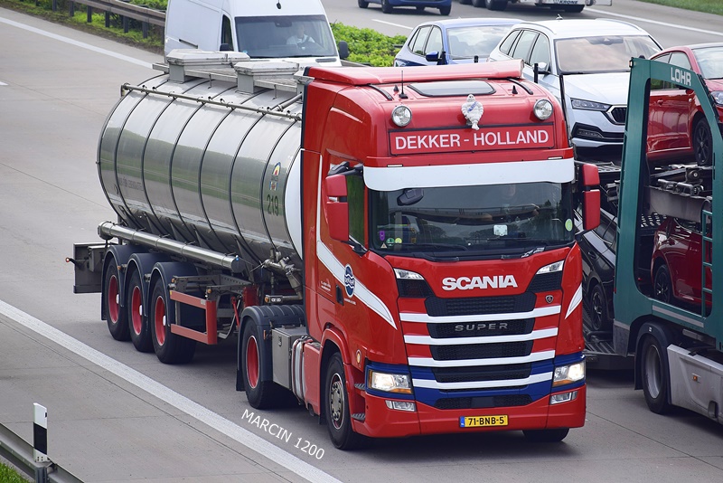 _DSC4470 DEKKER-HOLLAND-crop-SCANIA S.JPG
