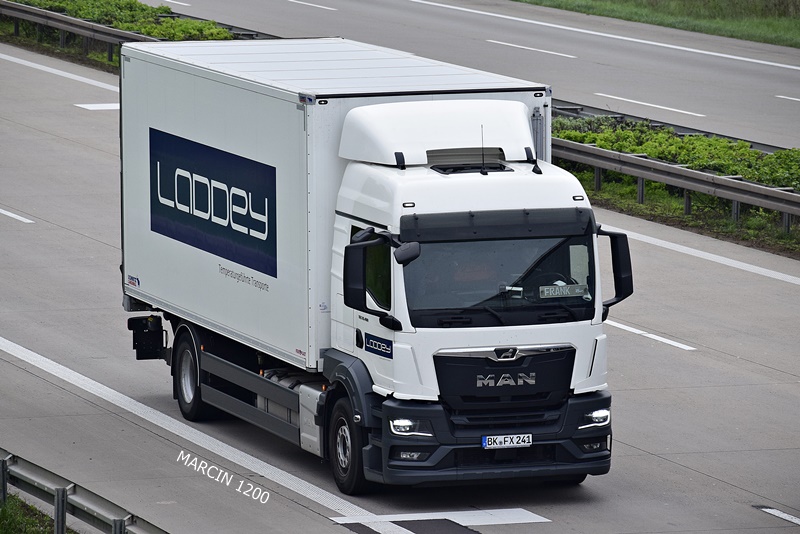 _DSC3874 LADDEY-crop-MAN TGS II.JPG