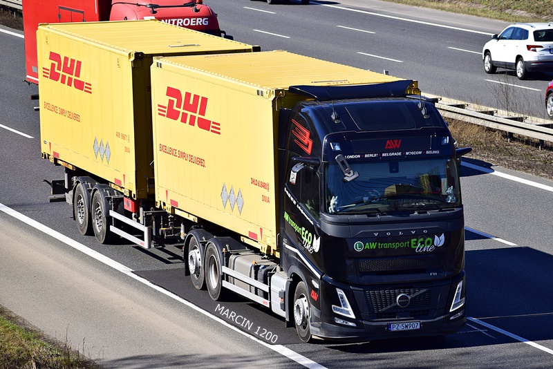 _DSC3184 WĘDZIKOWSKI-crop-VOLVO FH AERO.JPG