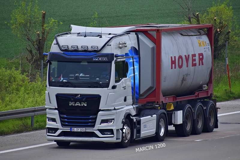 _DSC3852 MAN TGX II-crop-EDYCJA NA 100 LAT SILNIK DIESEL MAN.JPG