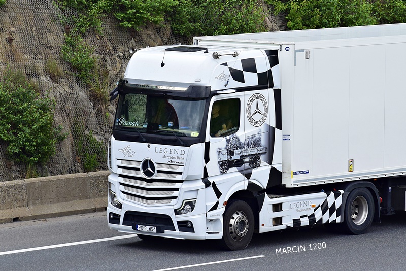 _DSC00011 (794)-crop-Mercedes-Benz Actros MP5 Legend.JPG