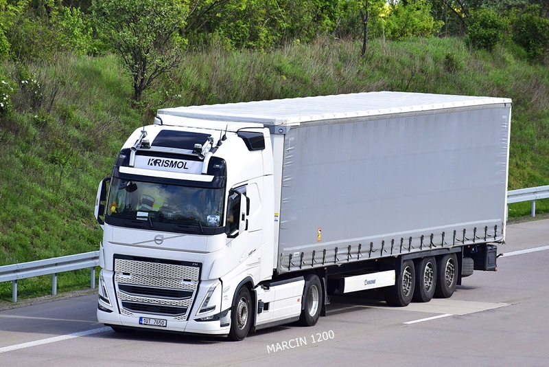 _DSC1573 KRISMOL-crop-VOLVO FHV.JPG