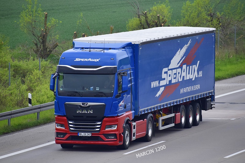 _DSC3894 SPERALUX-crop-MAN TGX II.JPG