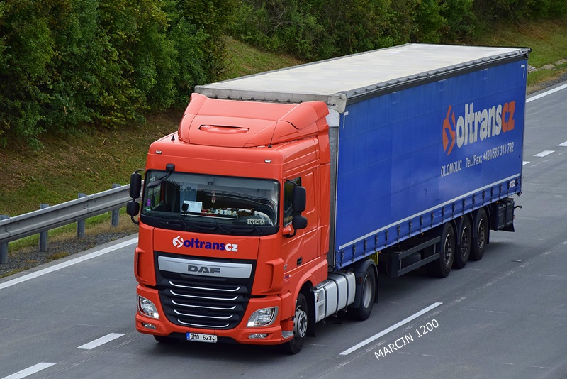 _DSC8447-crop-OLTRANSCZ-DAF XF 106.JPG