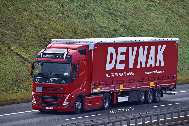 _DSC8719-crop-DEVNAK-VOLVO FHV.JPG