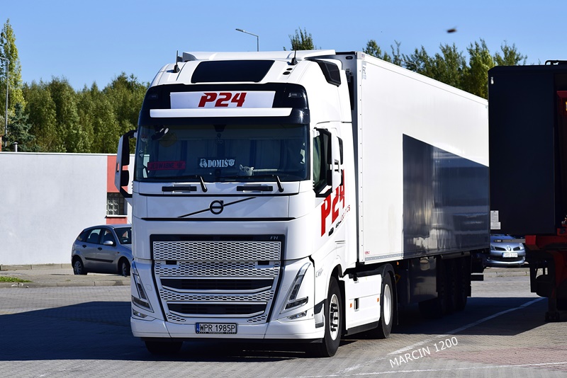 _DSC00011 (1846)-crop-P24-VOLVO FHV---.JPG