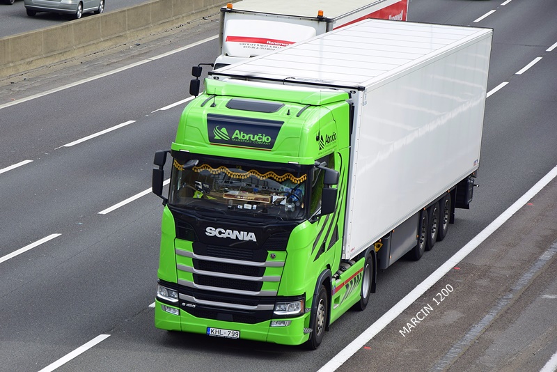 _DSC5232-crop-Abrucio-SCANIA S460.JPG