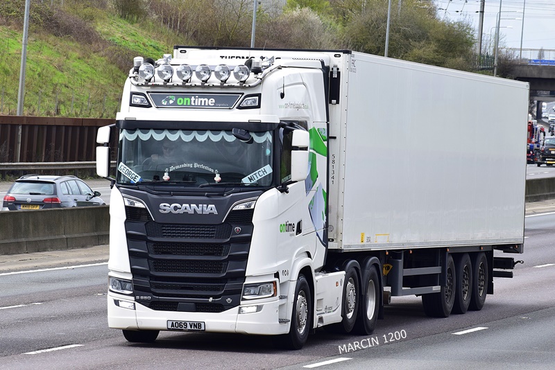_DSC0578-crop-ON TIME-SCANIA S580 V8.JPG