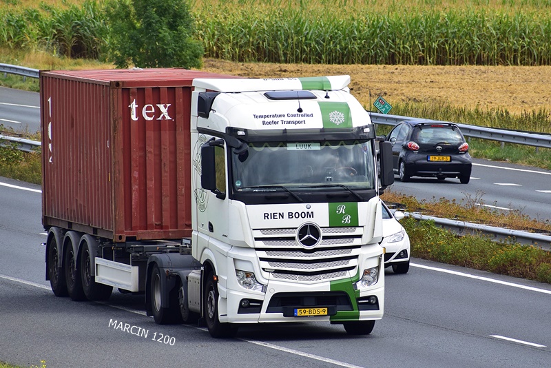_DSC7072 RIEN BOOM-crop-ACTROS MPIV.JPG