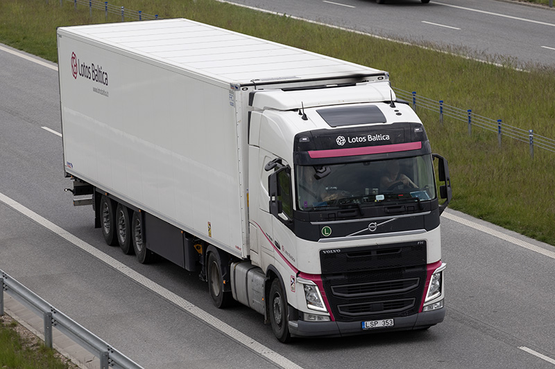 Volvo FH4 Lotos Baltica.jpg