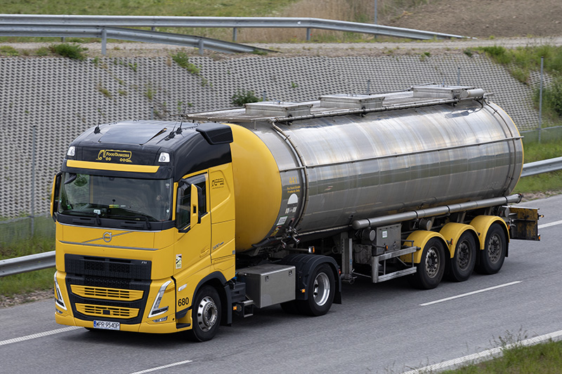 Volvo FH5 FoodTankers.jpg