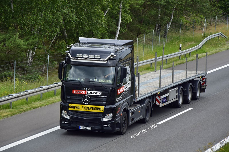 _DSC1741-crop-Zureck Logistik-ACTROS MP4.JPG