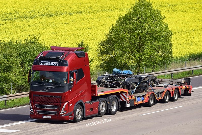 _DSC4888 Z.JASKOT-crop-VOLVO FHV.JPG