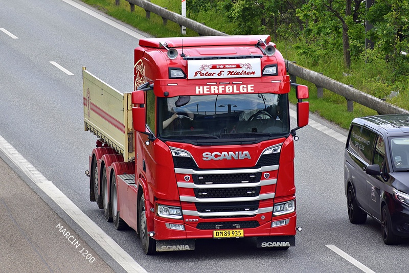 _DSC4911 PETER E.NIELSEN-crop-SCANIA R530 V8.JPG
