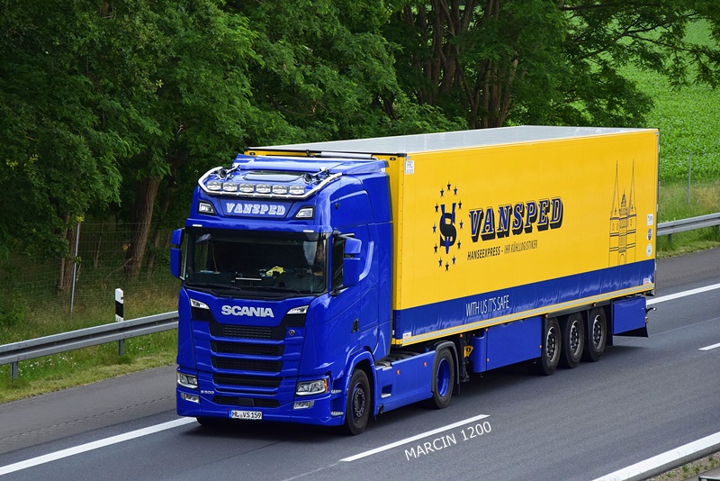 _DSC1416-crop-VANSPED-SCANIA S500.JPG