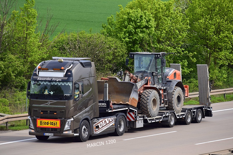 _DSC5771 ALEXANDER JURGES-crop-VOLVO FH IV.JPG