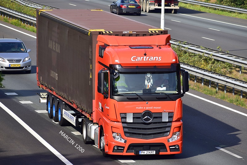 _DSC8325 CARTRANS-crop-ACTROS MPIV.JPG