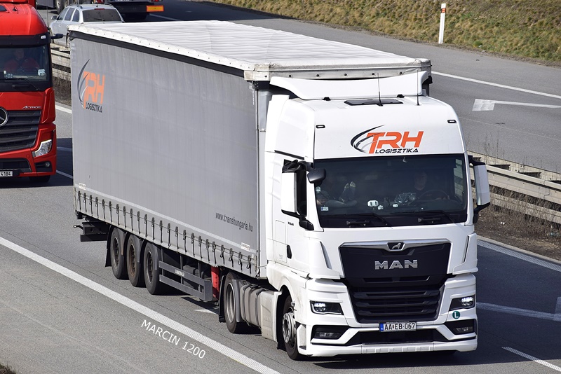 _DSC2572 TRH LOGISZTIKA-crop-MAN TGX II.JPG