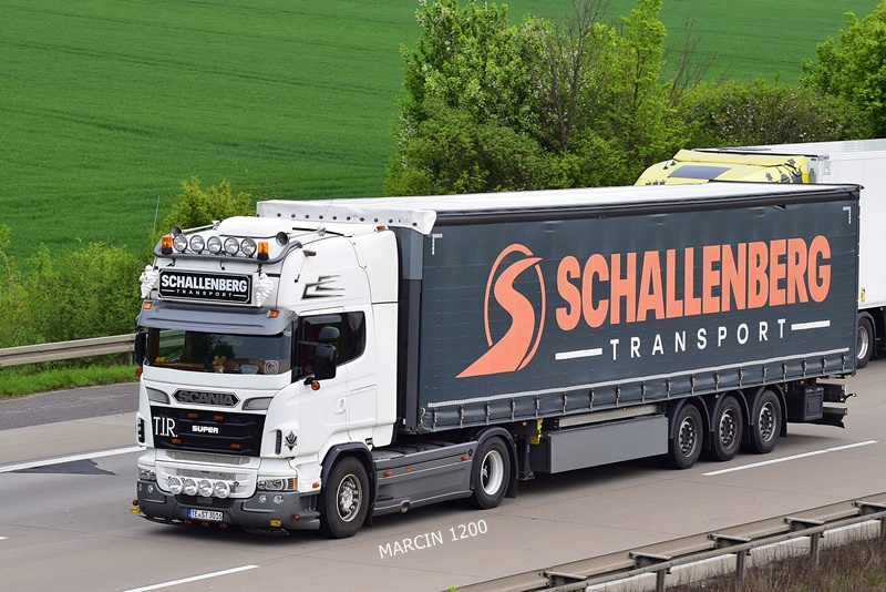 _DSC5603 SCHALLENBERG TRANSPORT-crop-SCANIA RII V8.JPG