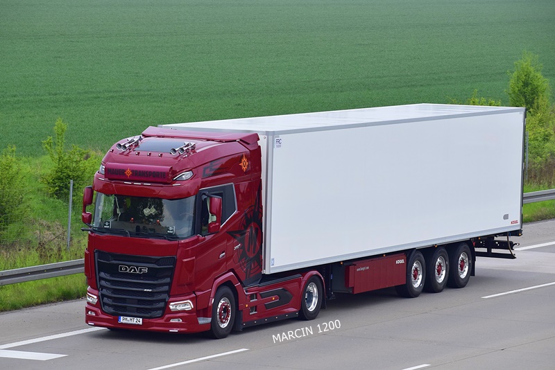 _DSC3948 MAUER TRANSPORTE-crop-DAF XG+.JPG