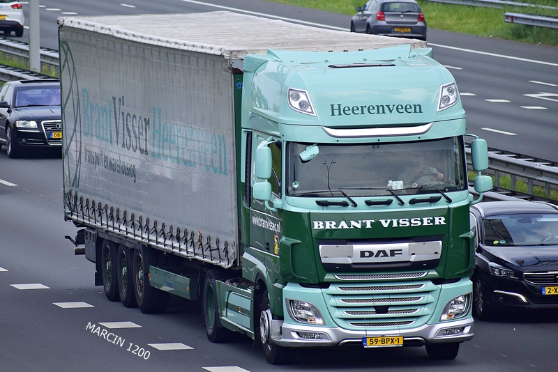 _DSC3219 BRANT VISSER-crop-DAF XF 106 II.JPG