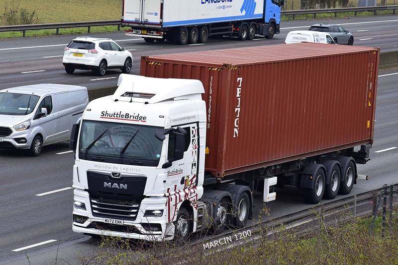 _DSC0346-crop-Shuttle Bridge-MAN TGX II.JPG