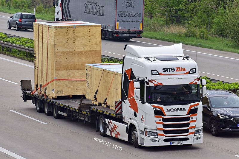 _DSC4211 SITS ZLIN-crop-SCANIA R460 NG.JPG