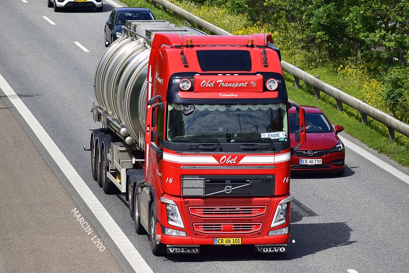_DSC4550 OBEL TRANSPORT-crop-VOLVO FHIV.JPG