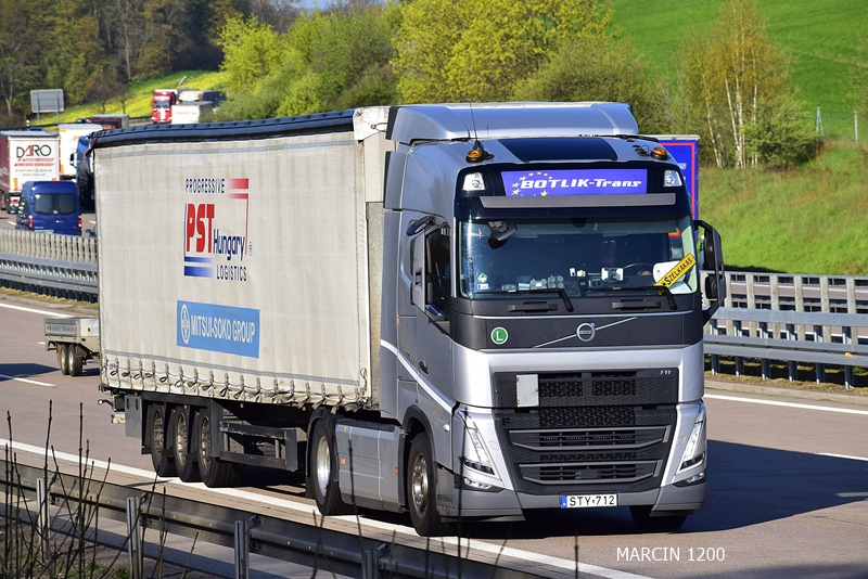_DSC2795 BOTLIK-TRANS-crop-VOLVO FHV.JPG
