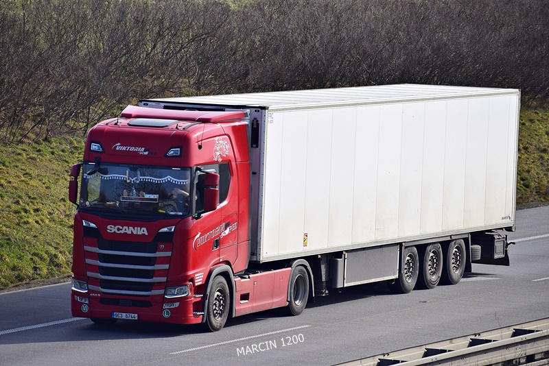 _DSC2172 VIKTORIA SPED-crop-SCANIA S450.JPG