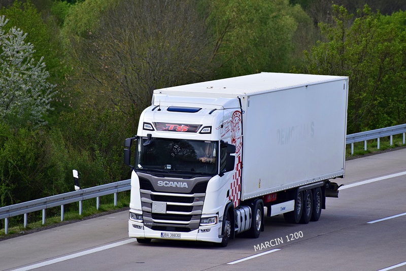 _DSC2523 TS TRANSPORT SERWIŃSKI-crop-SCANIA R450 NG.JPG
