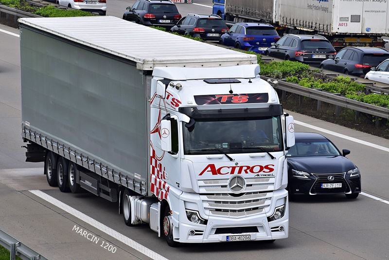 _DSC4359 TS TRANSPORT SERWIŃSKI-crop-ACTROS MP5.JPG